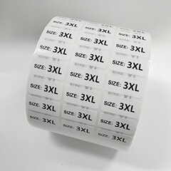 現物の服のサイズのラベルのシールの服装の番号は数字の番号を貼ります。
