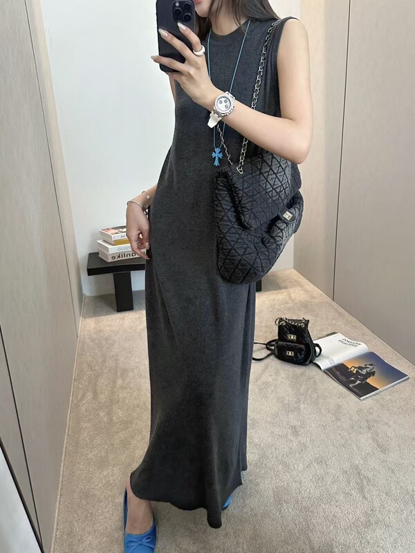 早秋高级感气质针织背心裙女2025新款韩版下摆开叉过膝长款毛衣裙|undefined