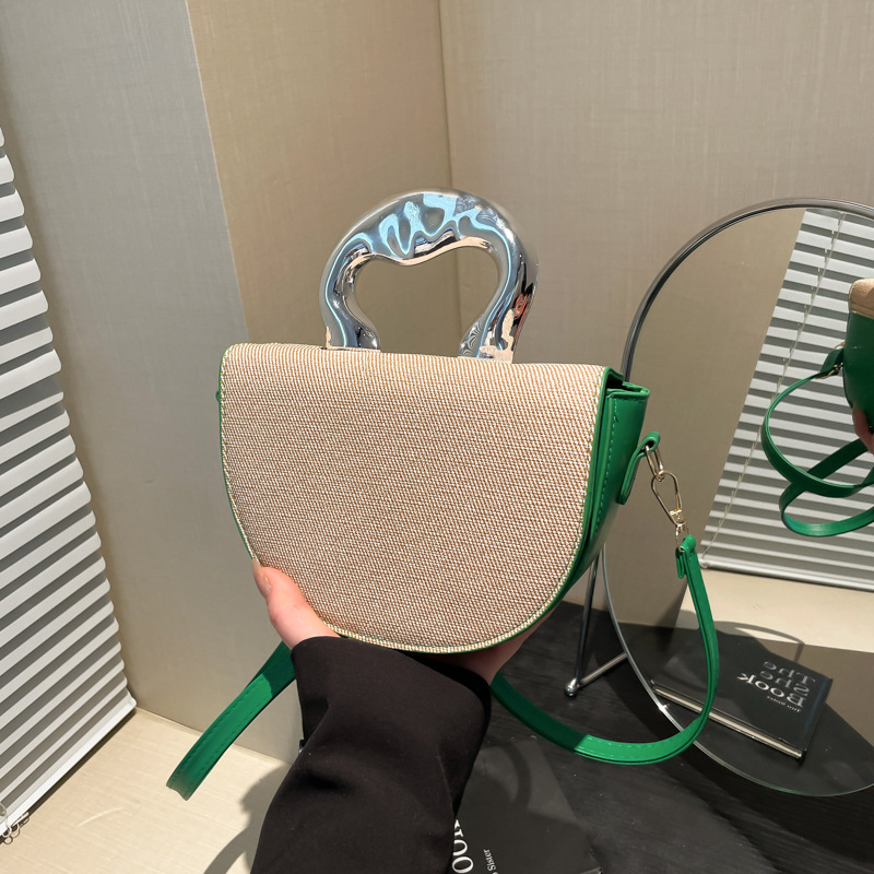 Bolso de diseño de nicho 2025 primavera nuevo bolso de mujer bolso de hombro de moda personalizado bolso de mensajero de costura de color de contraste marea