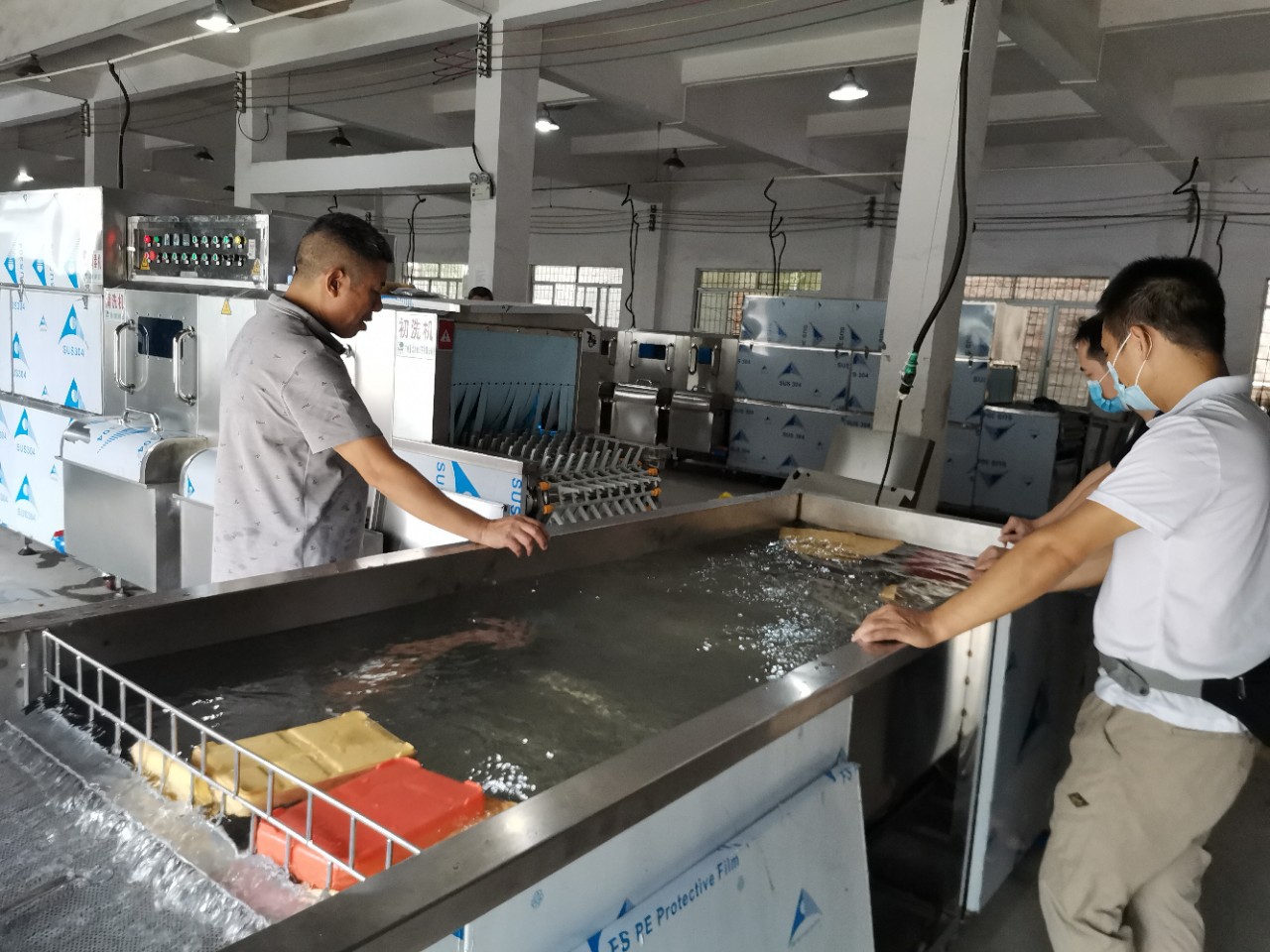 商用洗碗机找餐饮业大品牌广州量大洗碗机