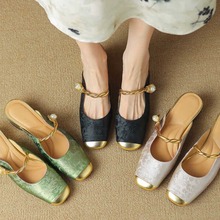 中国风法式手工轻奢压花丝绸牛皮中跟鞋女拼色方头一字带粗跟单鞋