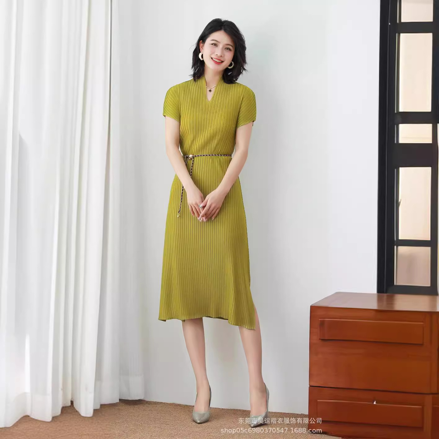 Summer fashionable solid color belt with a round collar