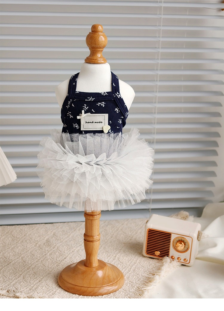 Vestido de verano con flores para perro estilo coreano princesa_voghion.com