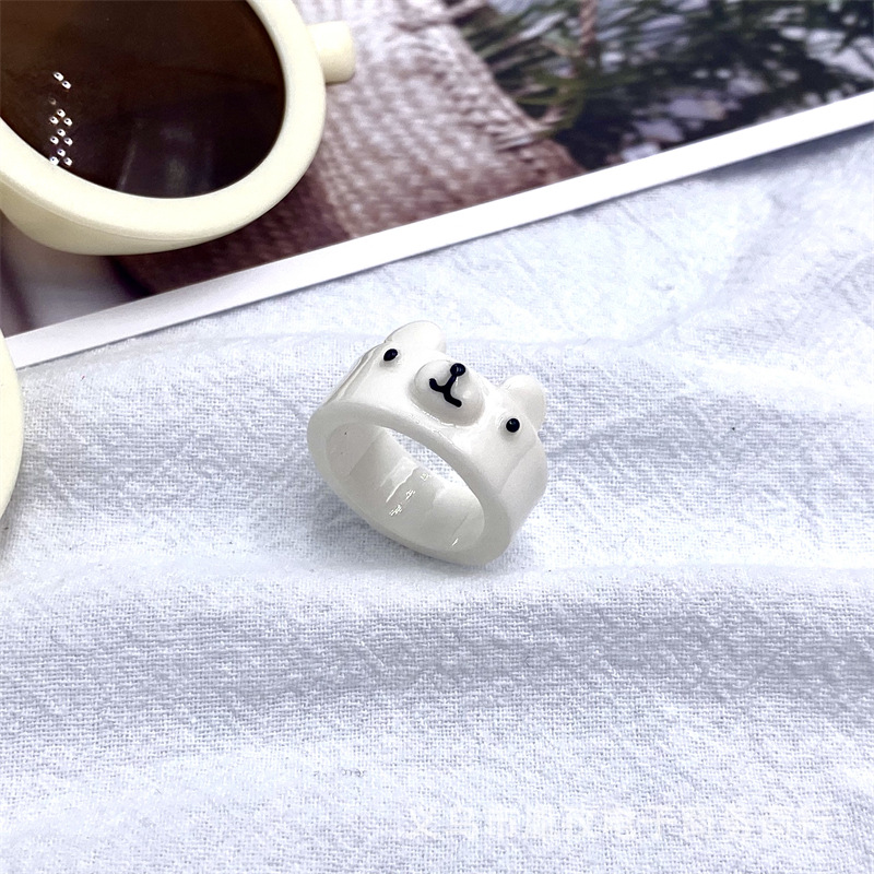 Europeo y americano personalizado macaron color tridimensional oso resina acrílico anillo creativo lindo anillo de dibujos animados