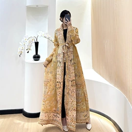 连衣裙;女式风衣;时尚休闲套装