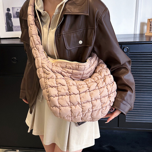 2024 New Pleated Cloud Bag Large Leisure Down Cotton Jacket Women's Bag Versatile Fashion Shoulder Cross-Body Dumpling Bag