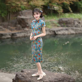 2026新中式改良短袖旗袍女蓝底彩花印花中长款气质日常连衣裙批发