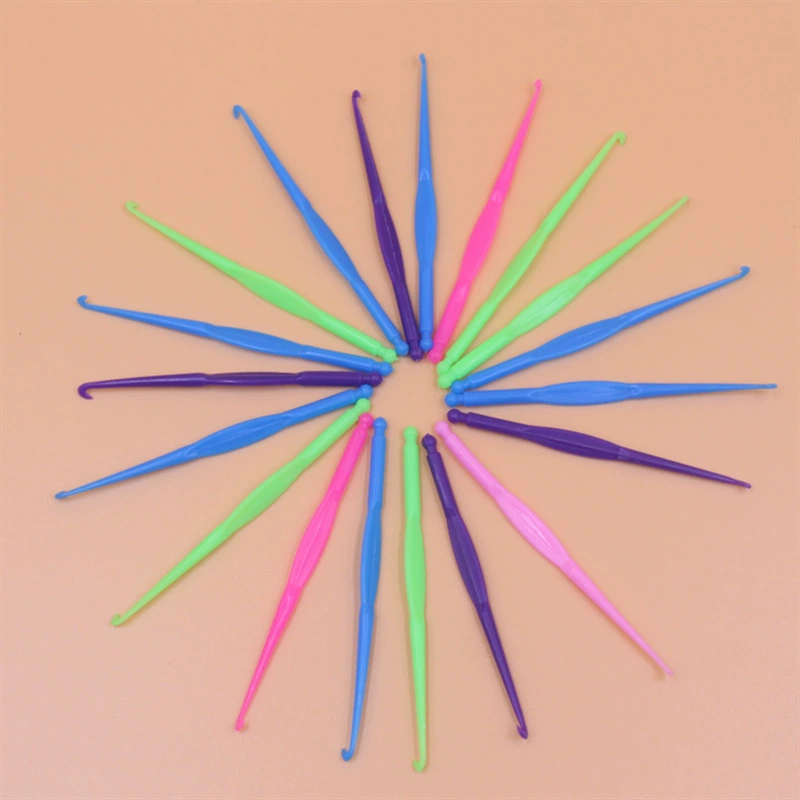 Простой пластиковый маленький крючком Радужная резинка инструмент для вязания маленький крючком DIY аксессуары для вязальных машин ручной работы