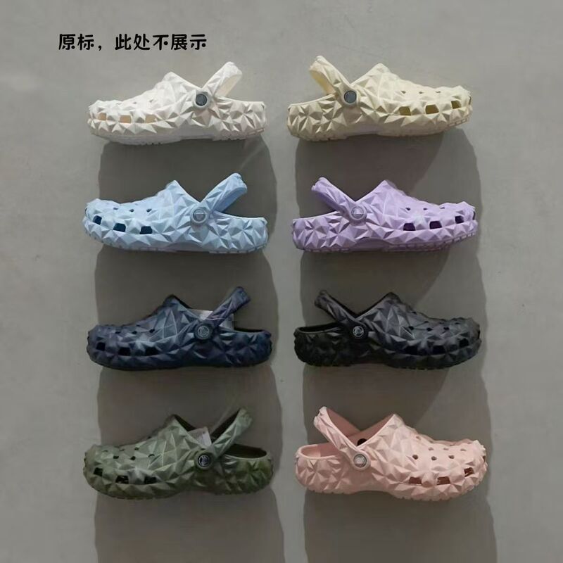 Durian-Style Perforated Shoes, Lightweight Eva Beach Shoes, Original Brand Non-Slip and Wear-Resistant Couple's Matching Beach Shoes in Stock