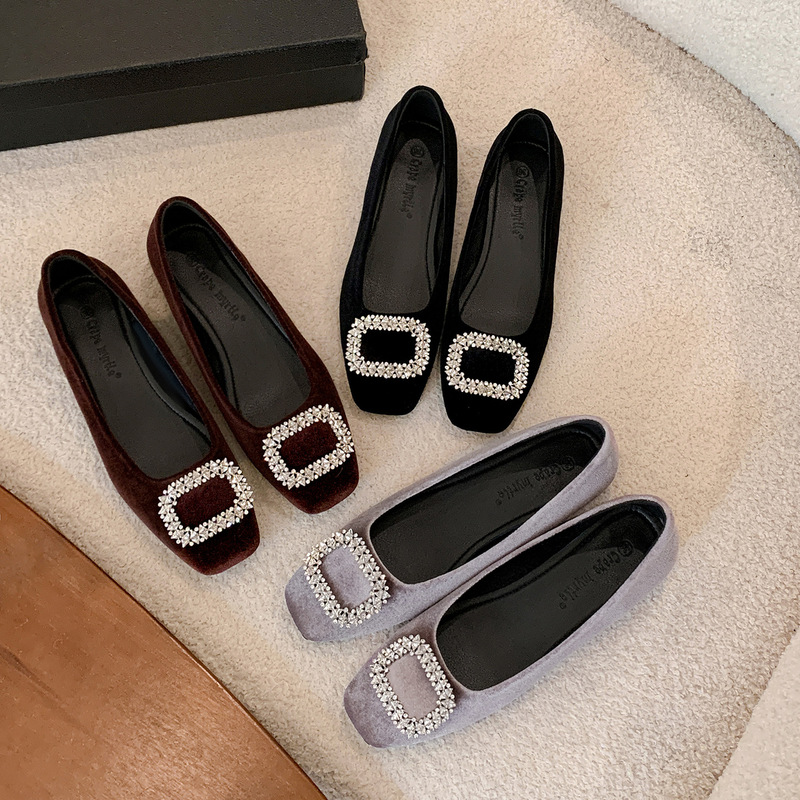 Grape Mom's New Autumn and Winter Style Elegant Sparkling Diamond Buckle Round-Toe High-Heeled Shoes, Comfortable Thick-Heeled Suede Pumps for Women