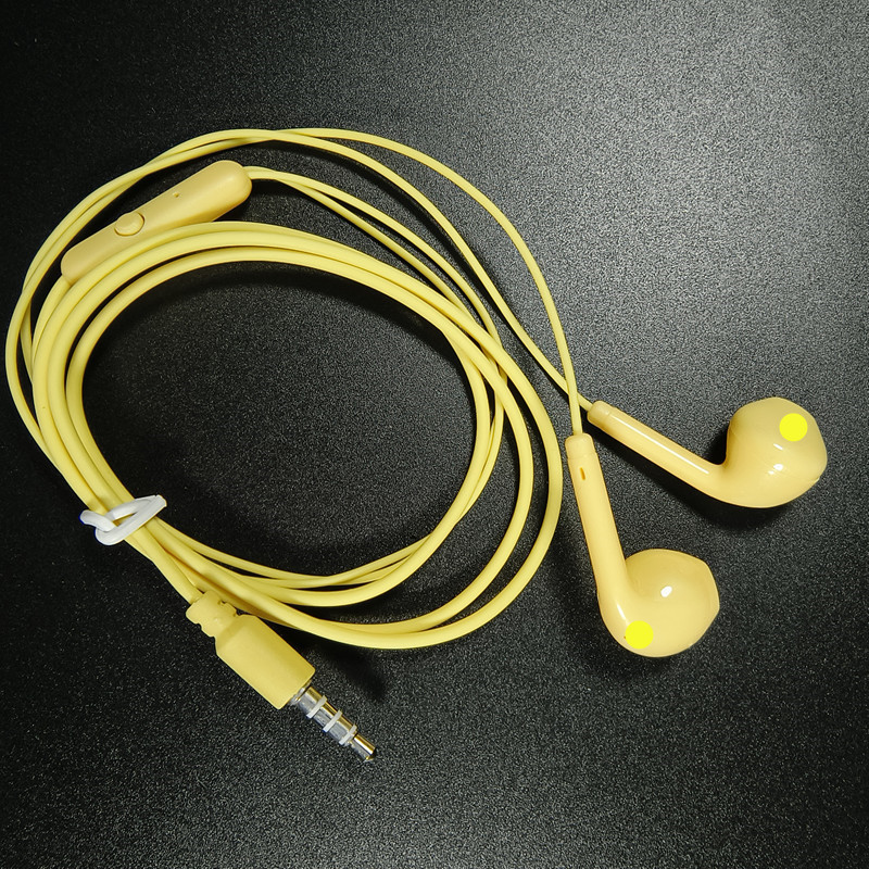 U19 música con cable y medio en el oído con graves pesados con control de cable de trigo, auriculares en bolsa, auriculares al por mayor