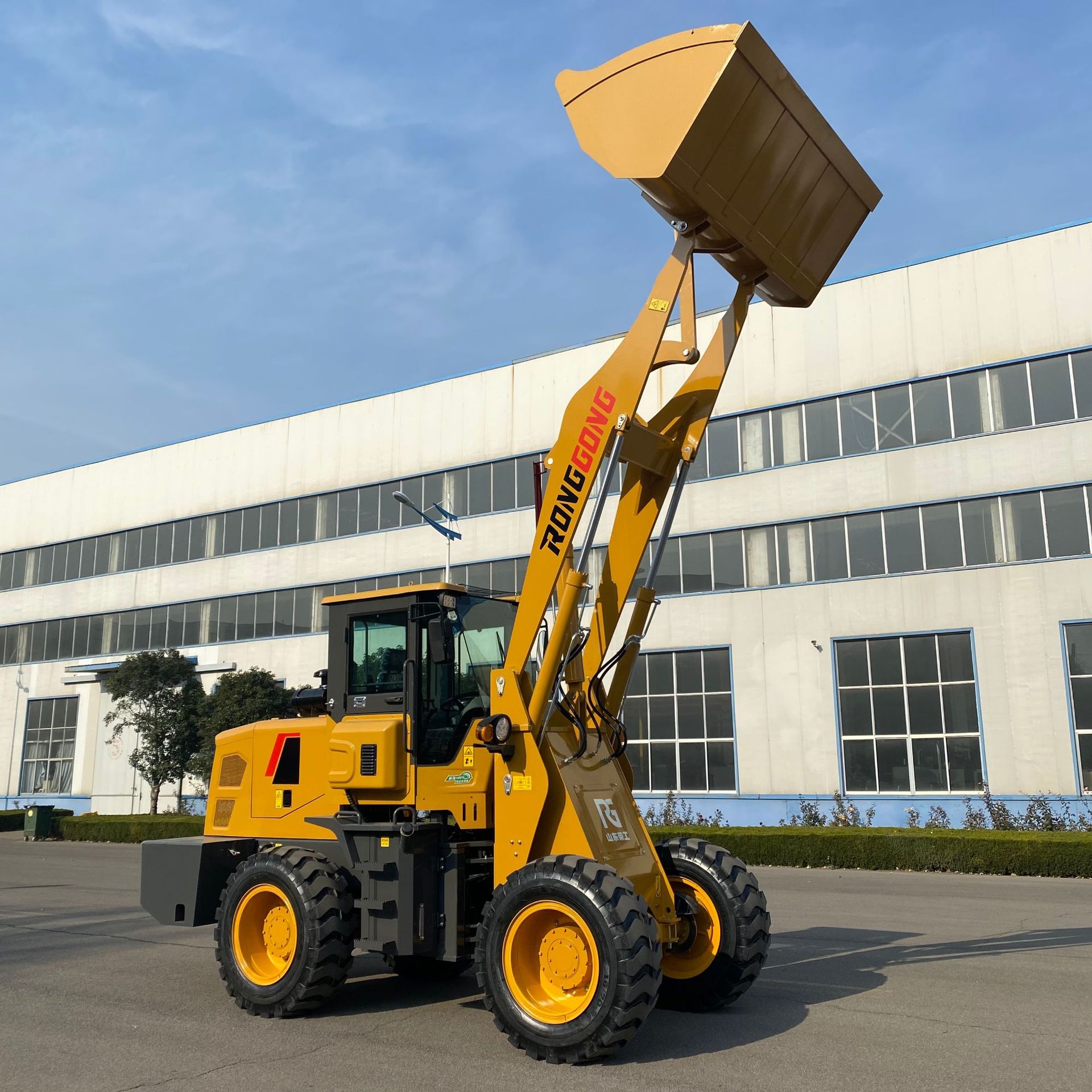 批发轮胎式多动能装载机 四驱液压铲车 农用装载机