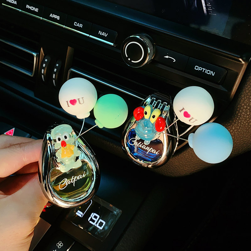 Perfume de automóvil aire acondicionado ventilación encantadora decoración interior adornos creativos dibujos animados para eliminar olores