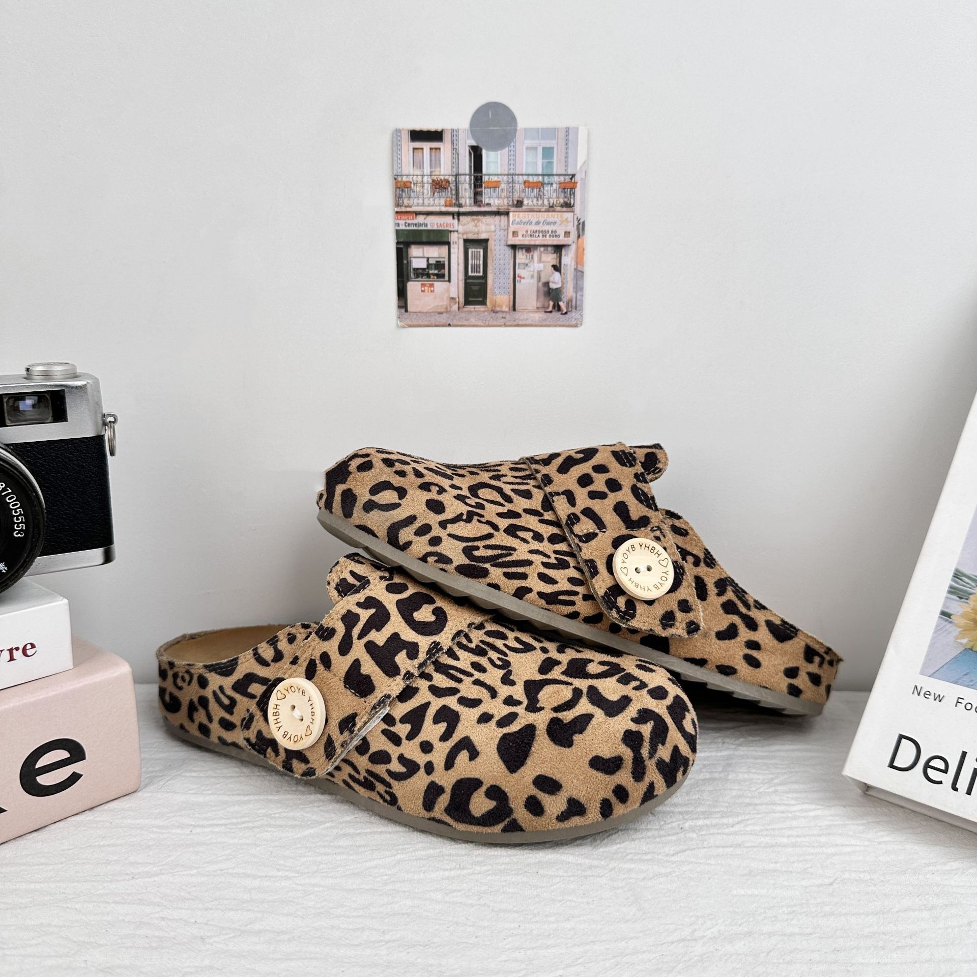 Yuanbo impresión de cereza cabeza media zapatillas mujeres 2025 verano nuevos zapatos Birken perezosos un pie sandalias