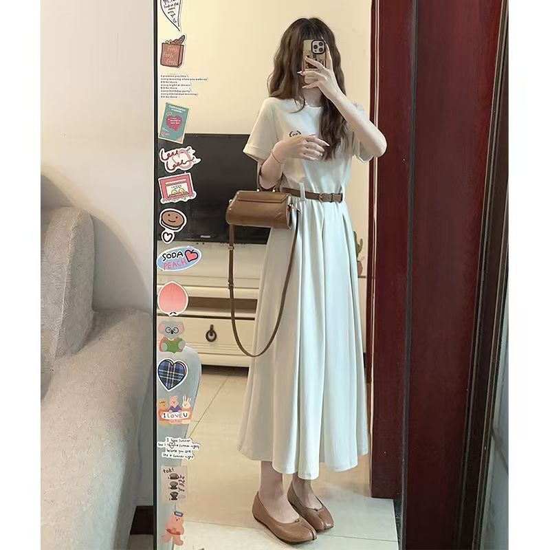 High-End Waist-Cinching White Dress for Women 2025 New Summer Fashion, Age-Reducing and Slimming Look Maxi Skirt Trendy