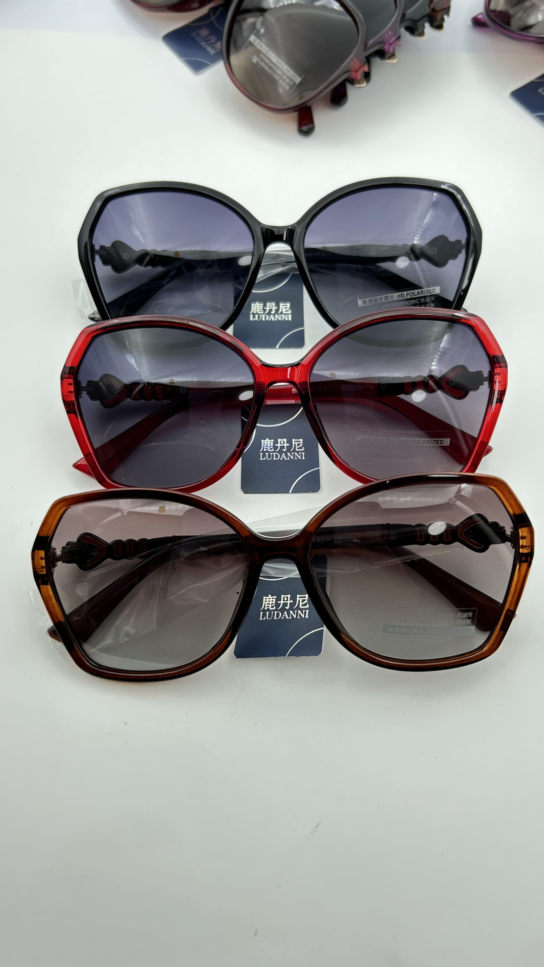 Polarized sunglasses for middle-aged and elderly women, anti-UV sunglasses with large and small frames for mothers, outdoor driving sunglasses, fashion-forward