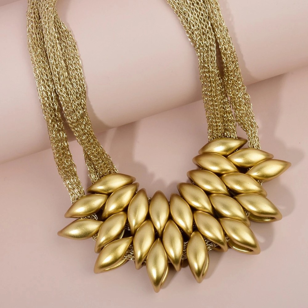 European and American Fashion Big-Name Jewelry Exaggerated Gold Acrylic Tassel Cotton Rope Necklace Clavicle Chain Women's Necklace