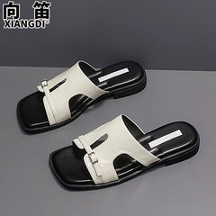 女性の夏のアウターウェア用の超ソフトソールスリッパのシープスキンバージョン2025新しいスタイルのスカート付きホリデースタイルビーチサンダル
