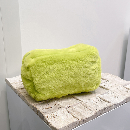 Large Capacity Cosmetics Storage Bag with High-End Elegance, Cute Appearance Candy Color Macaron Girl Soft and Fluffy Fur Makeup Bag