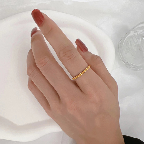 Gypsophila ring for women, titanium steel plated with 18k gold, sparkling, unfading, simple, light luxury, niche design