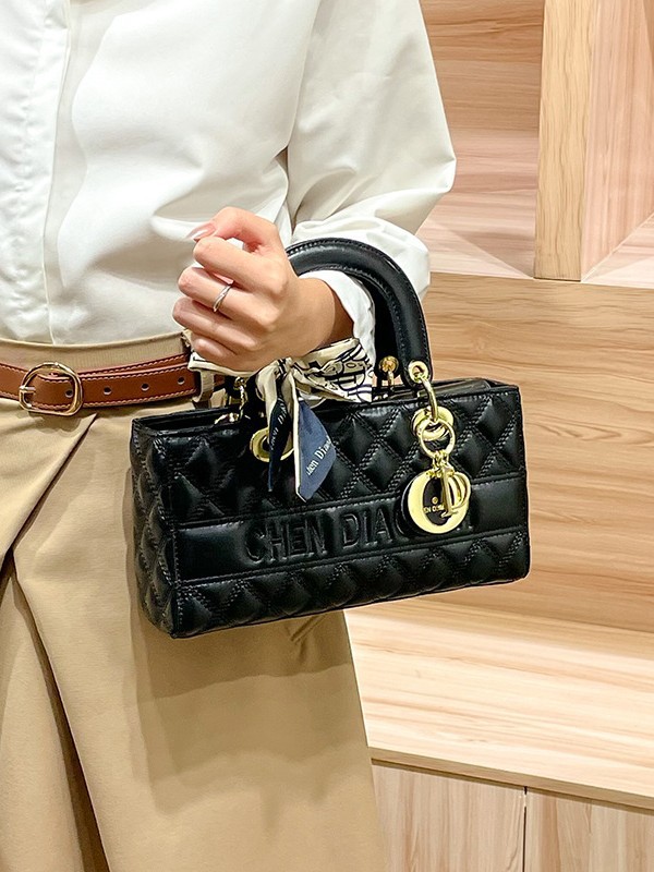 Cross-Border Women's Quilted Horizontal Lady Diana Bag 2026 New Trendy High-End Style Shoulder Crossbody Women's Handbag