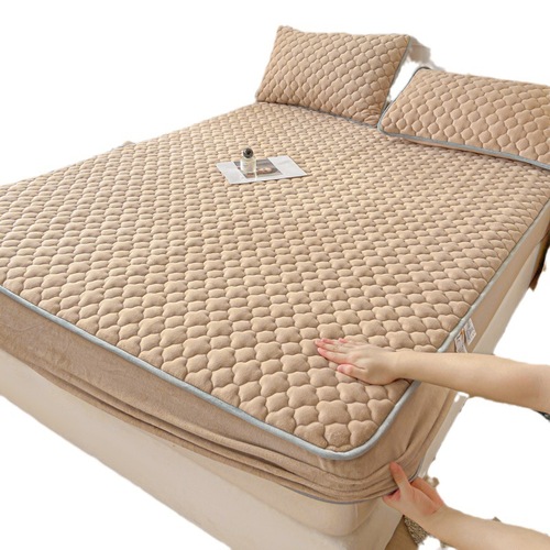 Milk velvet quilted bed sheet solid color thickened bed cover fully surrounded mattress protector autumn and winter milk velvet bed sheet wholesale