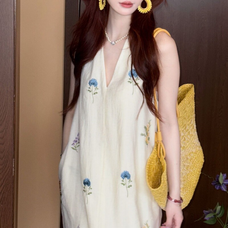 Korean-Style Tencel Linen 2026 Summer Embroidered Floral Slimming V-Neck Long Halter Dress New Loose Fit