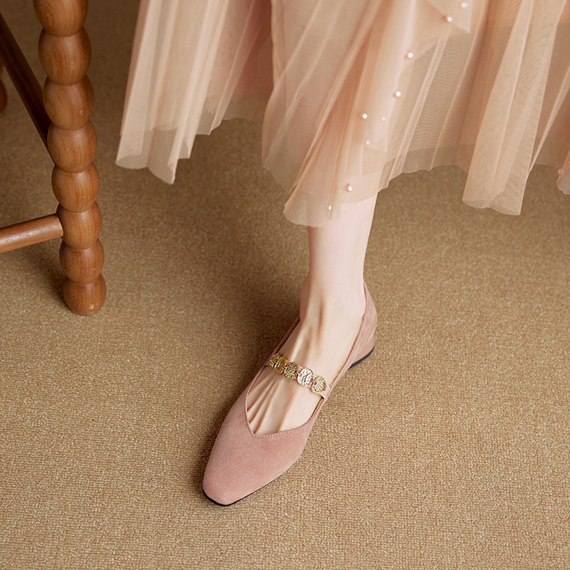 2.5cm 슈퍼 편안한 로우 힐 양 스웨이드 스퀘어 토 골드 코인 여성 신발 2025 봄 로우 힐 펌프 메리 제인 슈즈