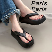 ��׺�߅ɳ��ЬŮ����������Ů�⴩�ļ��r�з����A�_��Ь