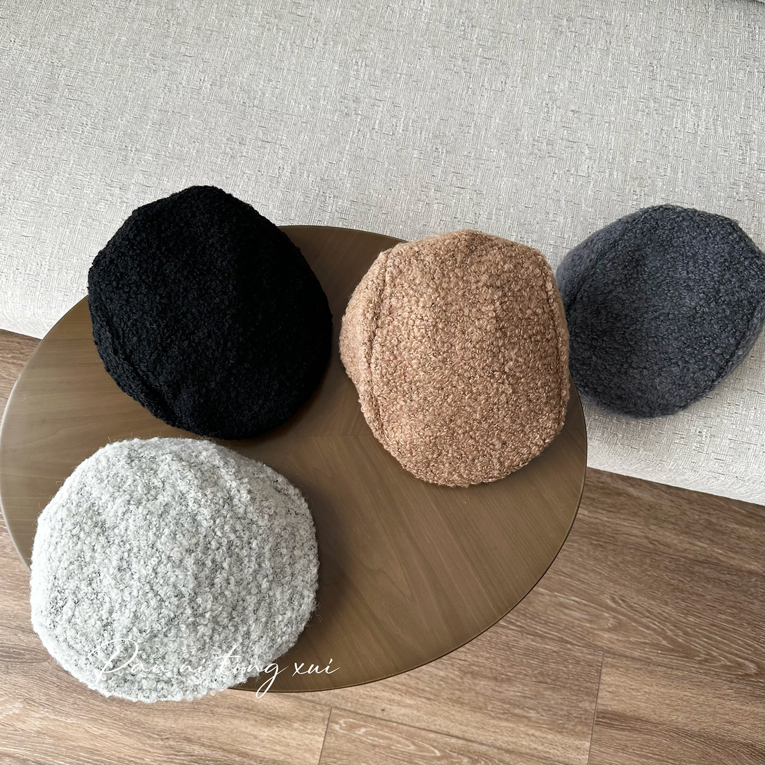 Unisex Forward hat woman solid color autumn and winter hats show young winter warm artsy retro berets_voghion.com