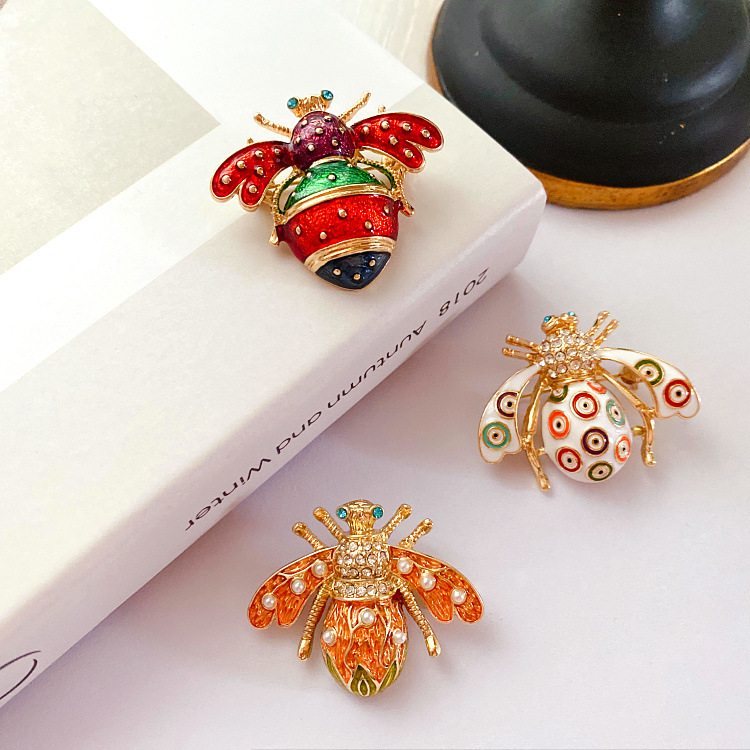 15g Weight Artificial Pearls, Rhinestones Inlay Material Brooches Classification Daily Occasion Alloy Material Insect Pattern Unisex Gender Plating Design Retro Style Retro Pin Insect Alloy Plating Artificial Pearls Rhinestones Unisex Brooches 1