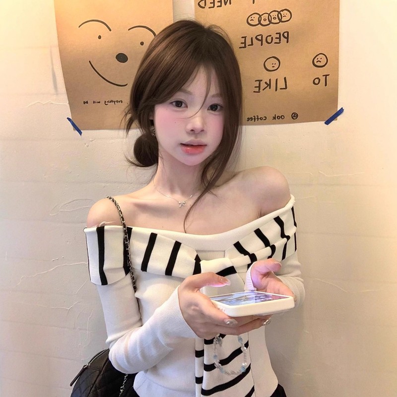 韩系条纹飘带拼接一字肩长袖t恤女秋季2025新款修身收腰辣妹上衣|undefined