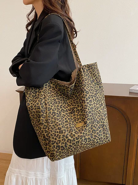 2026 Spring/Summer Leopard Print Bag for Women, Large Capacity, Reversible Shoulder Crossbody Bag, Simple Commuter Handbag