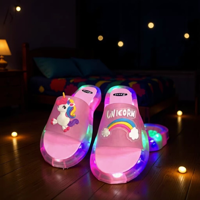 Flash Light Children's Summer Girls Boys Home Indoor Cute Fashion Outfit Baby Luminous Slippers Anti-Slip Slippers Flash Light Children's Summer Girls Boys Home Indoor Cute Fashion Outfit Baby Luminous Slippers Anti-Slip Slippers