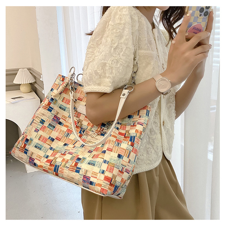 Fashion Color Block Chain Square Zipper Tote Bag display picture 2