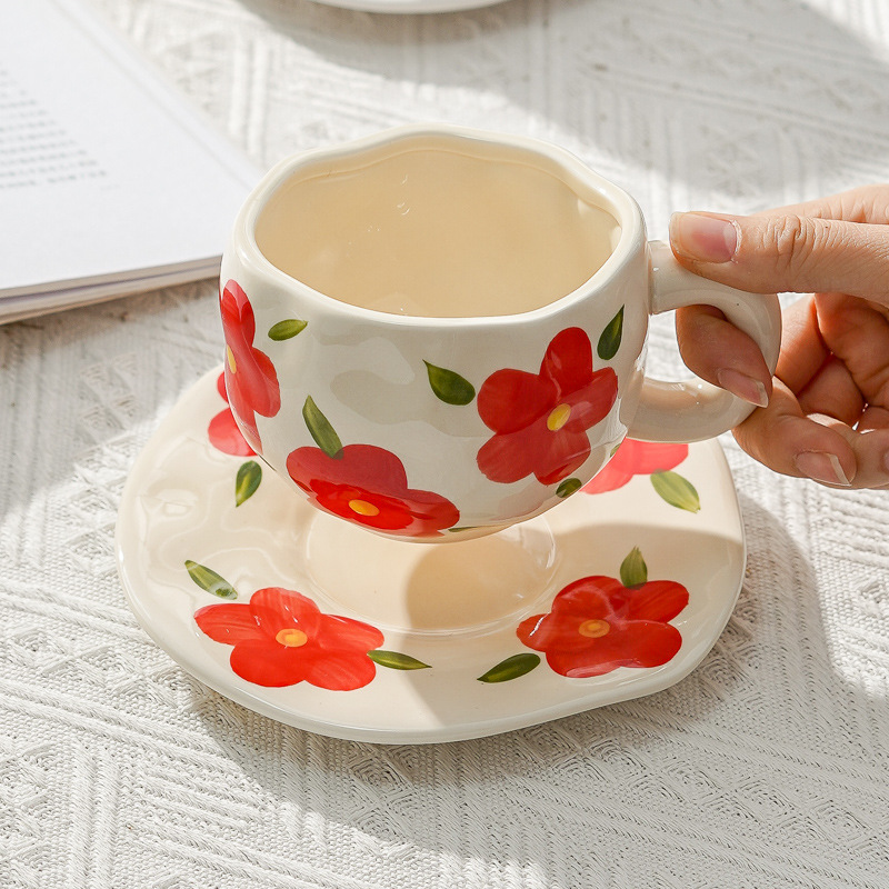 Hermoso conjunto de tazas de café y platos Regalos comerciales Irregulares tazas de desayuno transfronterizas de cerámica Pastoral pintada a mano esmaltada