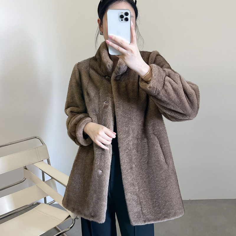 Women's Thickeneded Winter Haining Fur One-Piece Fur Mink Velvet Mid-Length Coat Fashionable 2025 New Coat Women's Thickeneded Winter Haining Fur One-Piece Fur Mink Velvet Mid-Length Coat Fashionable 2025 New Coat