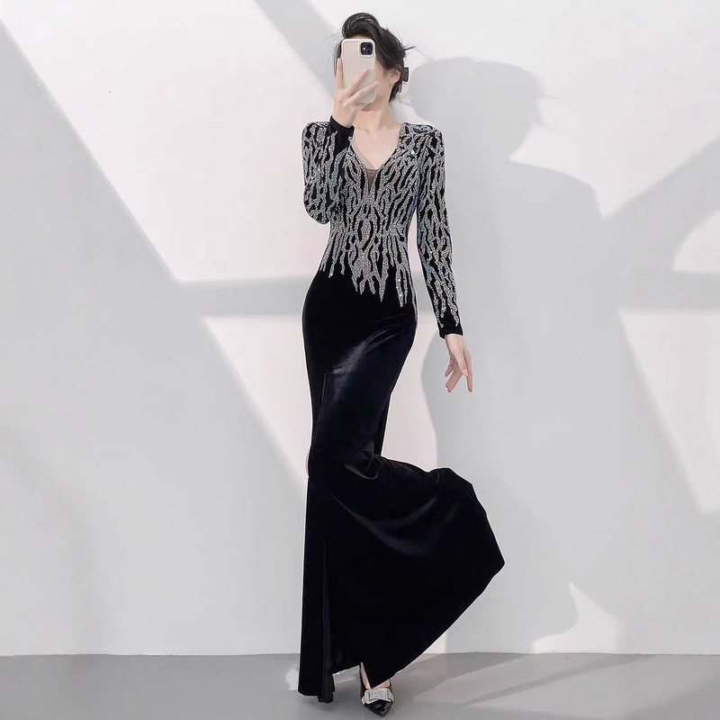 New Spring and Autumn V-Neck Long-Sleeve Dress with Rhinestones, High Slit, Sexy Wedding Bridesmaid Dress for Company Annual Meeting Evening New Spring and Autumn V-Neck Long-Sleeve Dress with Rhinestones, High Slit, Sexy Wedding Bridesmaid Dress for Company Annual Meeting Evening