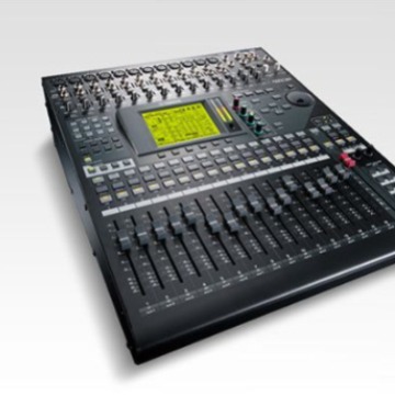 YAMAHA   01V96i   32路数字调音台周边设备