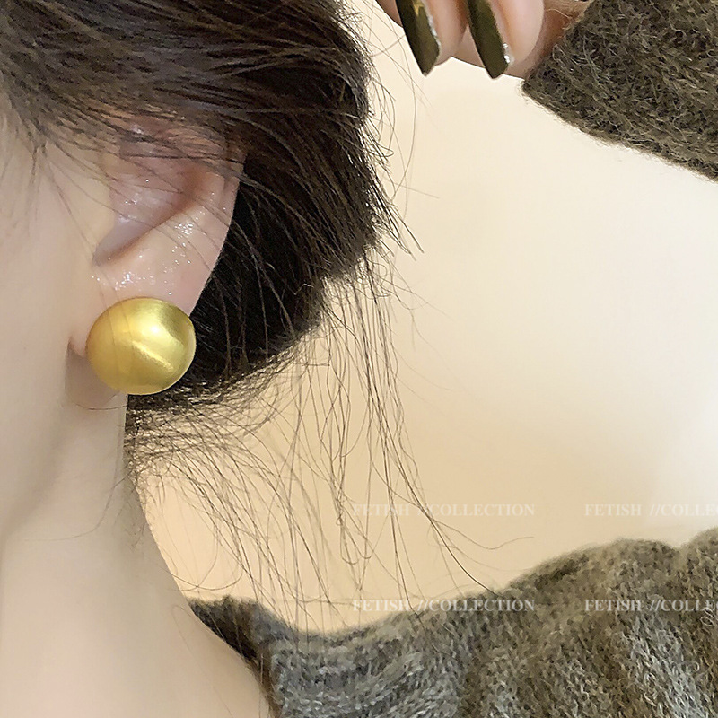 Matte small design retro earrings