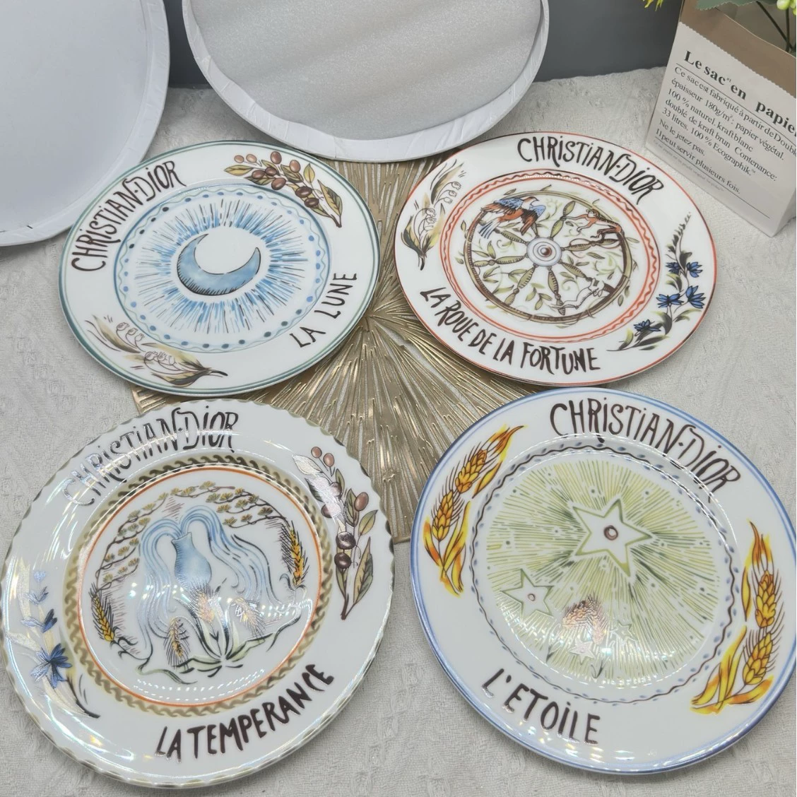 Ceramic Tableware Set, Retro Cartoon Light-Luxury Style, Assorted Plates & Cups (Gift)