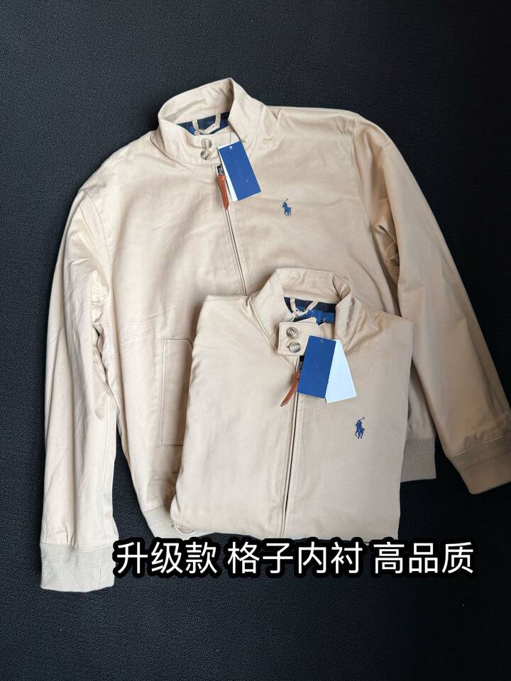 Áo khoác jacket nam cổ bẻ khóa kéo thêu hình ngựa nhỏ, dài tay, phong cách tối giản — Màu kaki