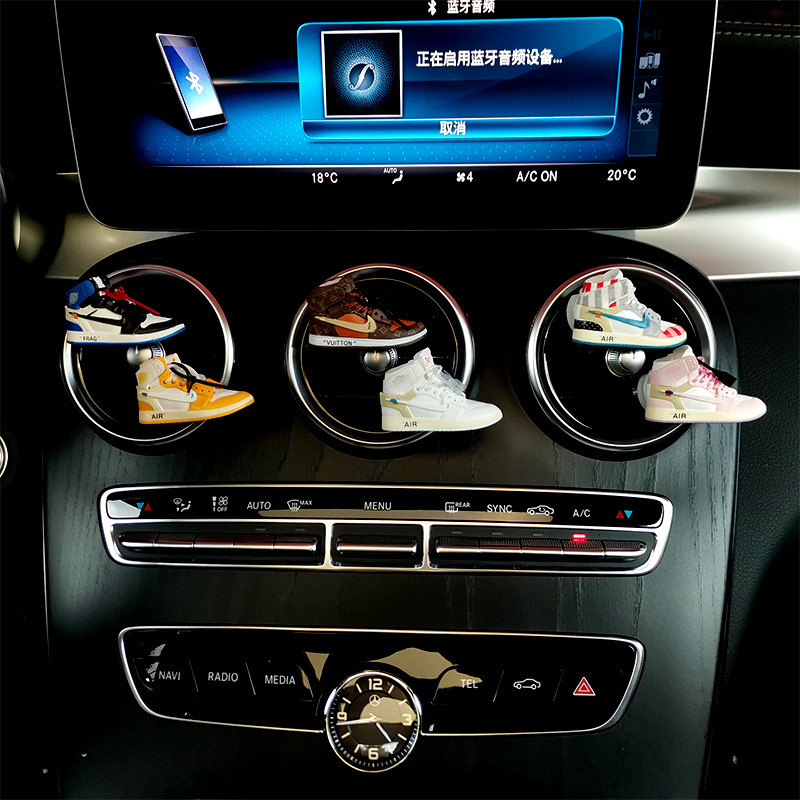 OW Shoe Mold Aromatic 3D Small Basketball Shoes Car AJ Keychain Joint Car Air Conditioning Air Outlet Perfume
