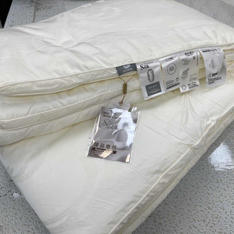 Simple and Luxurious Silk Winter Quilt, Skin-Friendly, Thickened and Warm, Three-Dimensional Edge Tencel Cotton Jacquard White Silk Quilt