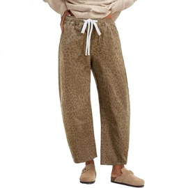 连衣裙;时尚休闲套装;女式T恤