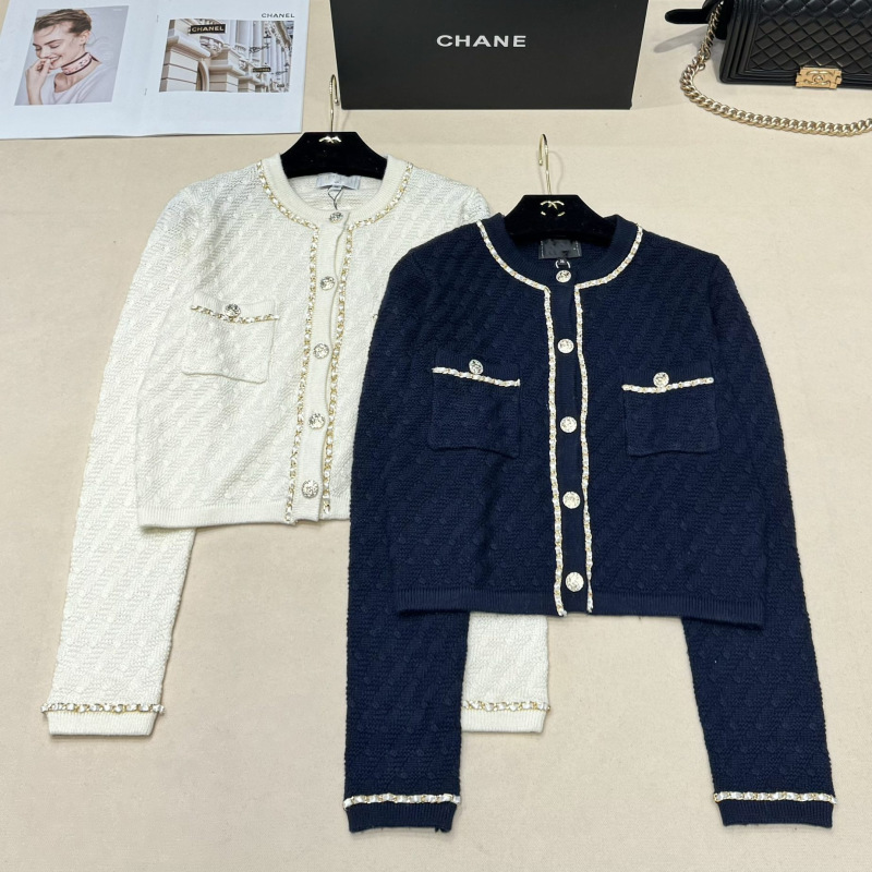 CH Homeのハイバージョン25の新しいラウンドネックカーディガンは、首元にゴールドのチェーンが装飾されており、女性を賢く補正する短いデザインです。|undefined