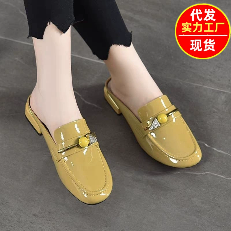 2025 новые летние холодные тапочки женские баотоу, чтобы носить средние и модные стразы на мягком дне, дикие полутапочки