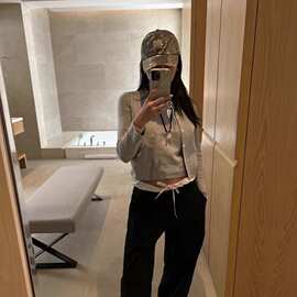 灰黑 两色    正肩修身叠穿假两件休闲纽扣开衫 女