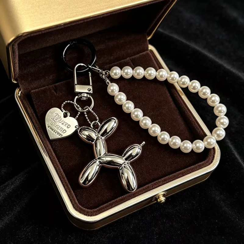 Korean-style accessories, Instagram-worthy heart-shaped balloon dog pearl phone chain, keychain, cute and versatile bag charm