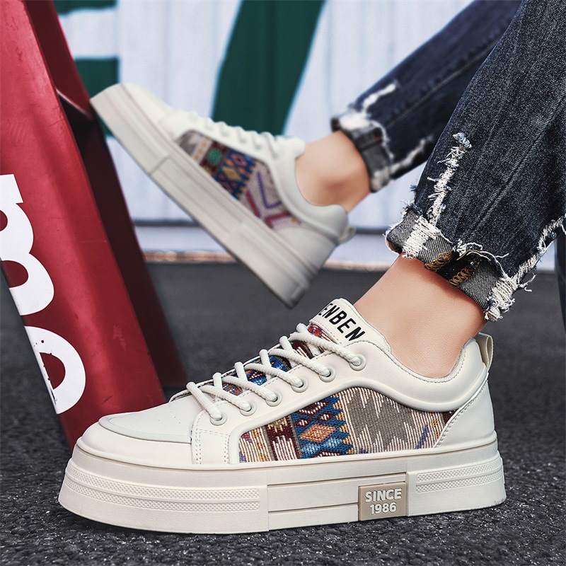 Zapatos de hombre de primavera y verano 25 nuevas tendencias simples y de moda, zapatillas de deporte casuales de todo fósforo de cuatro estaciones, zapatillas de deporte cómodas sin cordones